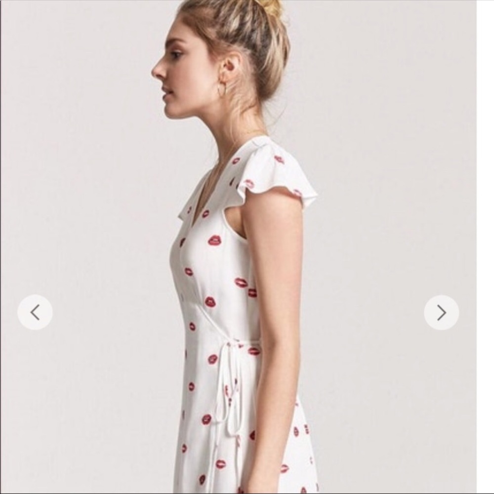 Lips Wrap Dress - Picture 5 of 6